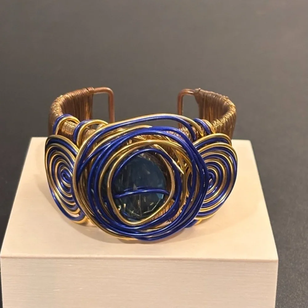 Chunky Blue Gold Wire Gemstone Statement cuff bracelet size 6.5 with flex